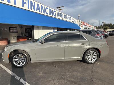 2019 Chrysler 300 Series Touring - Photo 3 -