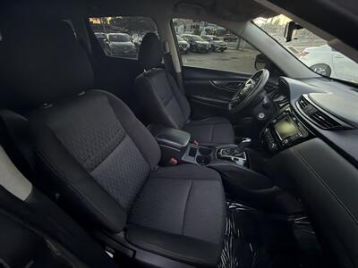 2019 Nissan Rogue S   - Photo 14 - 