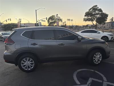 2019 Nissan Rogue S   - Photo 6 - 