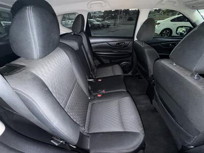 2019 Nissan Rogue S   - Photo 13 - 