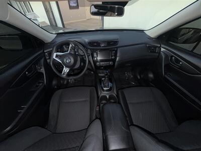 2019 Nissan Rogue S   - Photo 11 - 