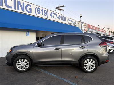 2019 Nissan Rogue S   - Photo 2 - 