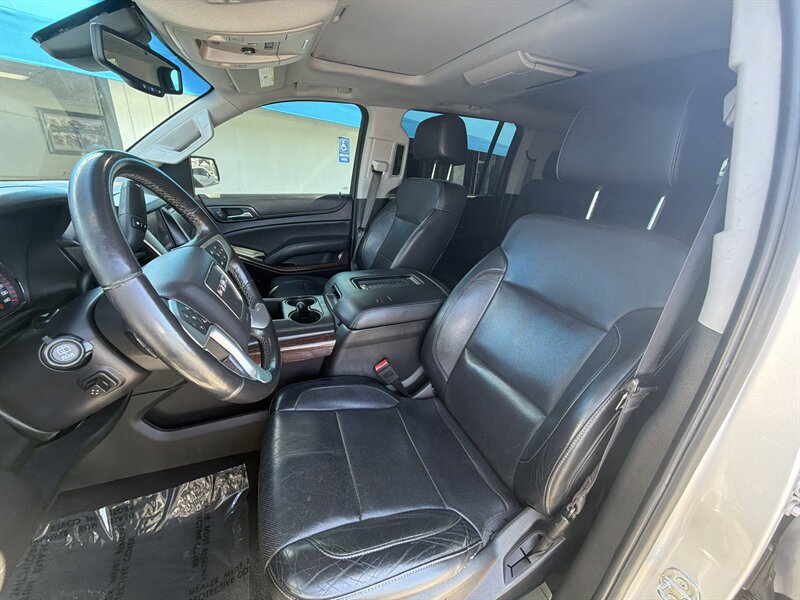 2016 GMC Yukon XL SLT - Photo 10 -