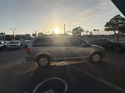 2015 Dodge Grand Caravan SE - Photo 4 -