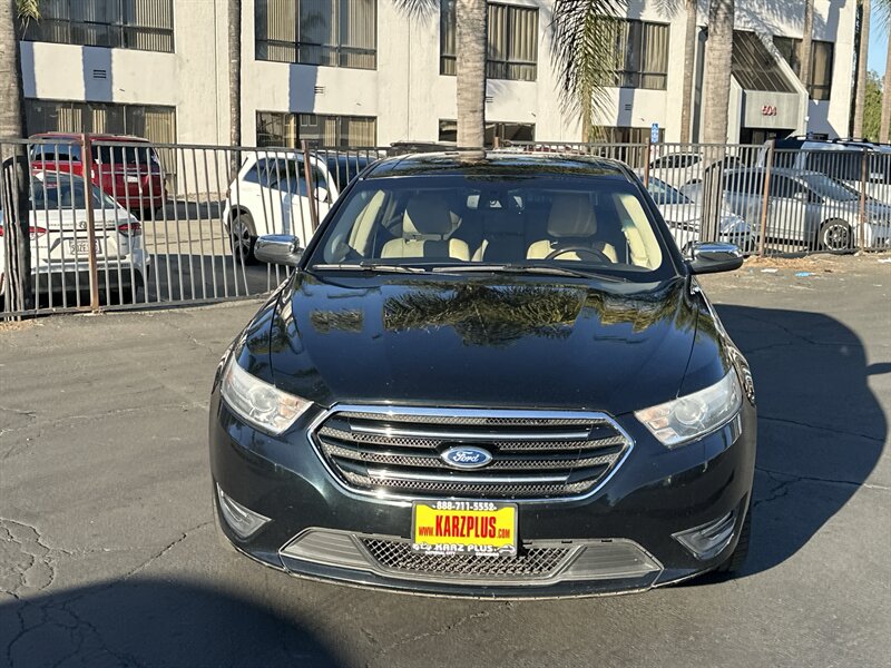 2014 Ford Taurus Limited's photo