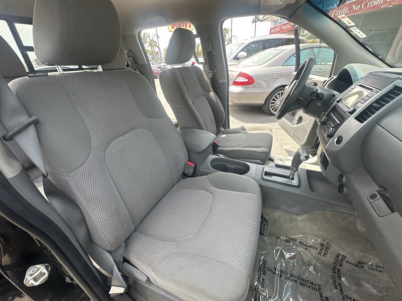 2018 Nissan Frontier Crew Cab SV - Photo 10 - National City, CA 91950