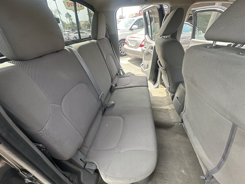 2018 Nissan Frontier Crew Cab SV - Photo 12 - National City, CA 91950