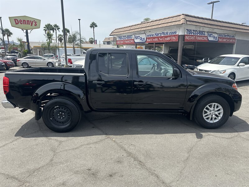2018 Nissan Frontier Crew Cab SV - Photo 4 - National City, CA 91950
