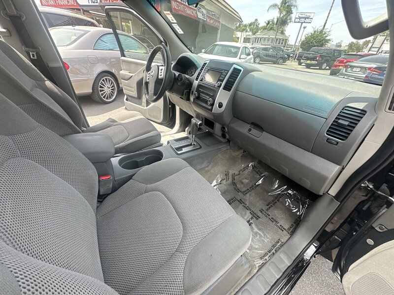 2018 Nissan Frontier Crew Cab SV - Photo 11 - National City, CA 91950