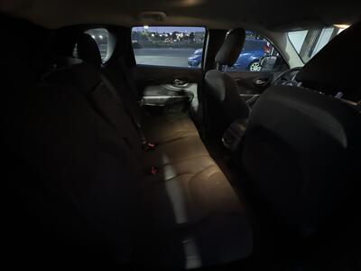 2019 Jeep Cherokee Latitude   - Photo 12 - 