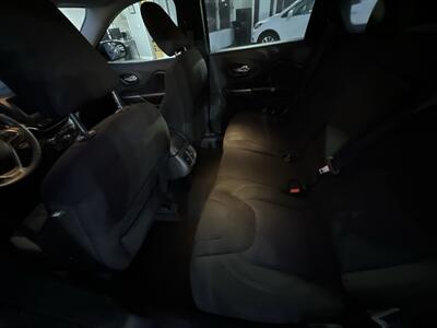 2019 Jeep Cherokee Latitude   - Photo 11 - 