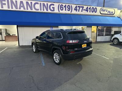 2019 Jeep Cherokee Latitude   - Photo 3 - 