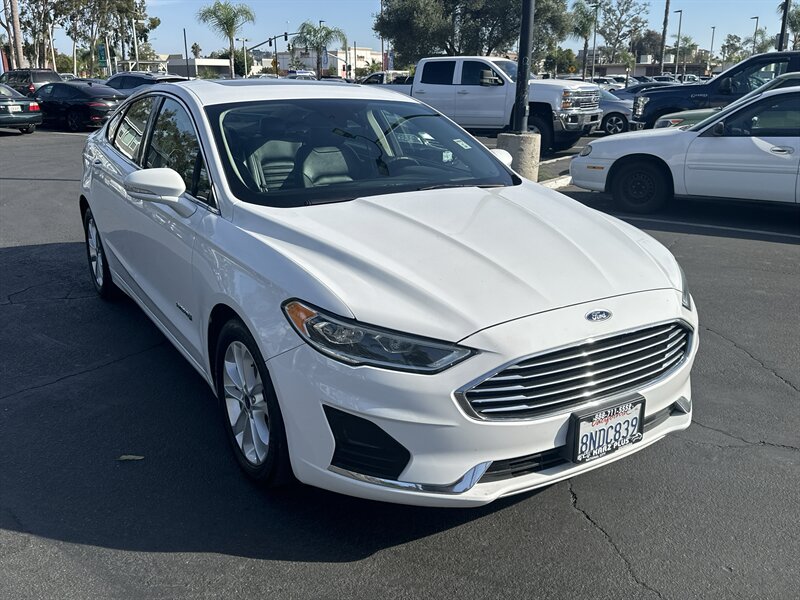 2019 Ford Fusion Hybrid SEL photo 3