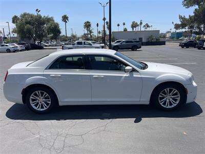 2017 Chrysler 300 Series Limited - Photo 6 -