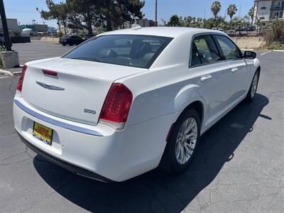 2017 Chrysler 300 Series Limited - Photo 5 -