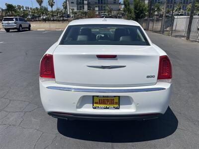 2017 Chrysler 300 Series Limited - Photo 4 -