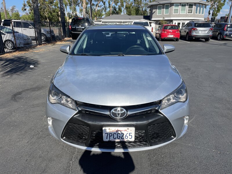 2016 Toyota Camry SE photo 8
