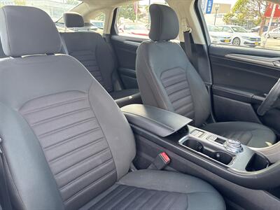 2018 Ford Fusion SE   - Photo 12 - 
