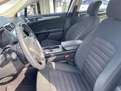 2018 Ford Fusion SE   - Photo 10 - 