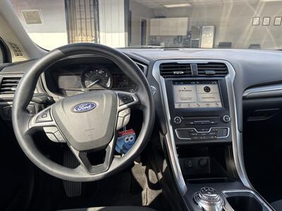 2018 Ford Fusion SE   - Photo 9 - 