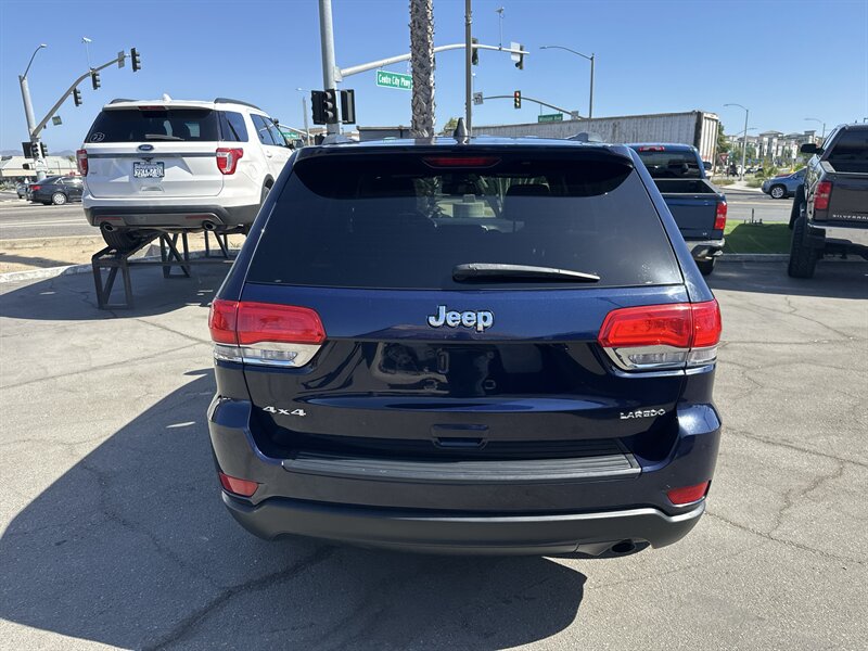 2014 Jeep Grand Cherokee Laredo - Photo 4 -