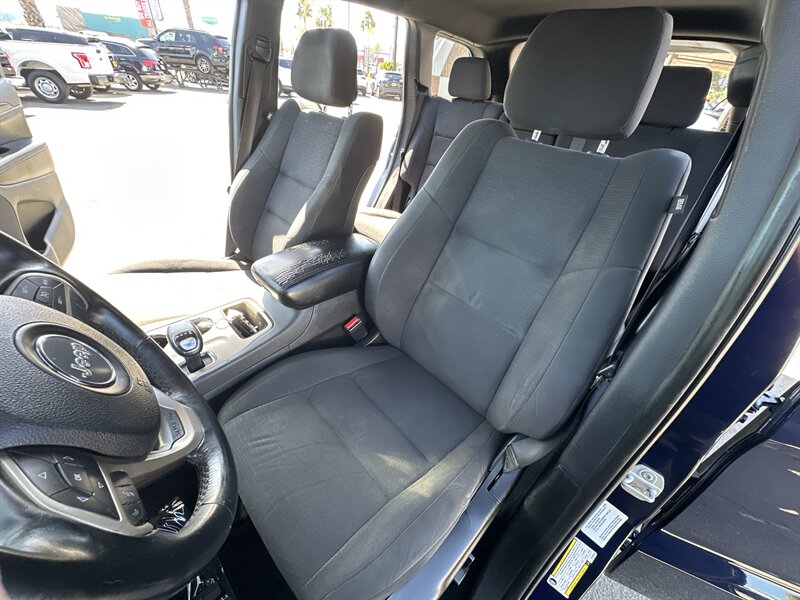 2014 Jeep Grand Cherokee Laredo - Photo 14 -