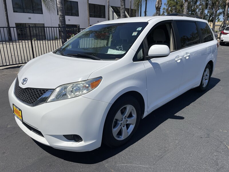 2015 Toyota Sienna LE 8-Passenger  