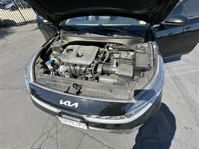 2023 Kia Forte LXS   - Photo 14 - 