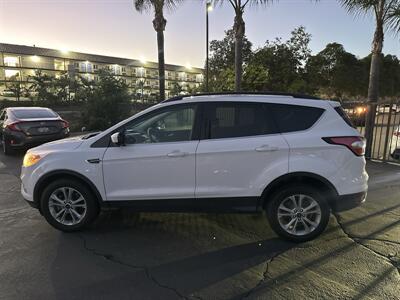 2018 Ford Escape SE   - Photo 8 - 