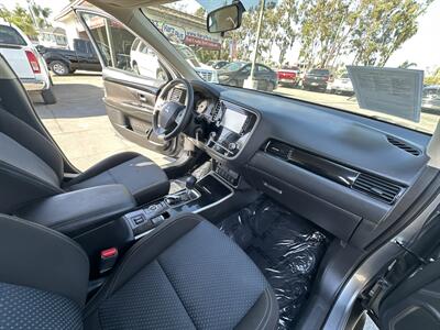2020 Mitsubishi Outlander SE - Photo 9 - National City, CA 91950