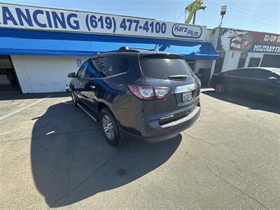 2017 Chevrolet Traverse LT   - Photo 3 - 