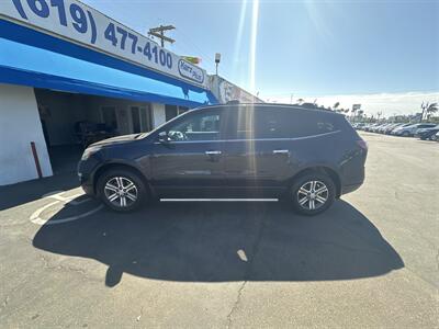 2017 Chevrolet Traverse LT   - Photo 2 - 