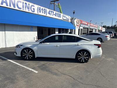 2021 Nissan Altima 2.5 SR   - Photo 2 - 