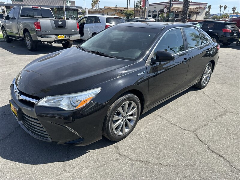 2016 Toyota Camry Hybrid XLE  