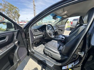 2016 Toyota Camry Hybrid XLE - Photo 14 -