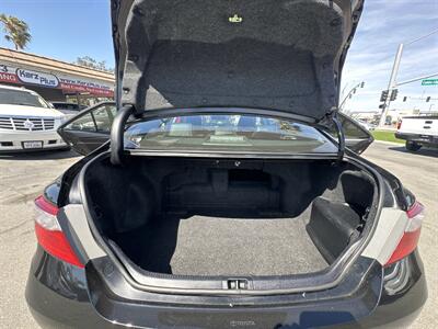 2016 Toyota Camry Hybrid XLE - Photo 11 -