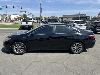 2016 Toyota Camry Hybrid XLE - Photo 8 -