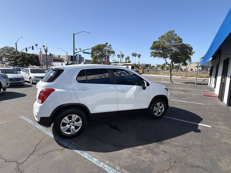 2017 Chevrolet Trax LS - Photo 6 - National City, CA 91950