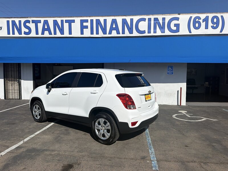 2017 Chevrolet Trax LS - Photo 4 - National City, CA 91950
