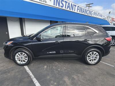 2022 Ford Escape SE   - Photo 2 - National City, CA 91950