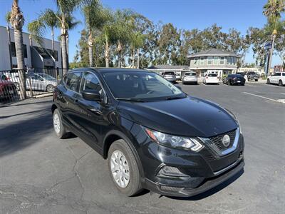 2020 Nissan Rogue Sport S   - Photo 2 - 
