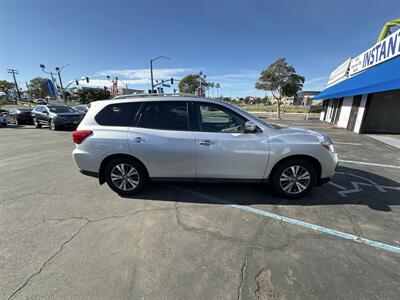 2017 Nissan Pathfinder SL   - Photo 6 - National City, CA 91950