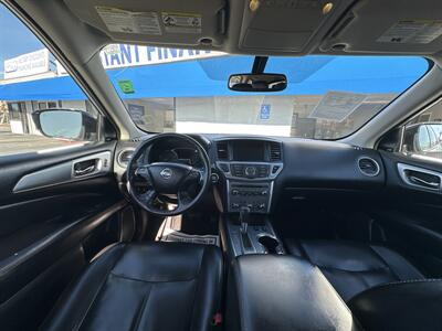 2017 Nissan Pathfinder SL   - Photo 8 - National City, CA 91950