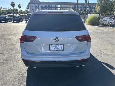 2018 Volkswagen Tiguan 2.0T SE   - Photo 6 -