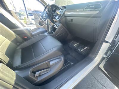 2018 Volkswagen Tiguan 2.0T SE   - Photo 10 -
