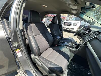 2017 Toyota Camry SE   - Photo 8 - 