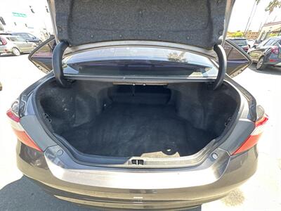 2017 Toyota Camry SE   - Photo 10 - 