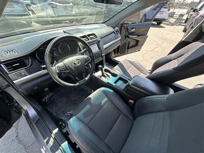 2017 Toyota Camry SE   - Photo 12 - 