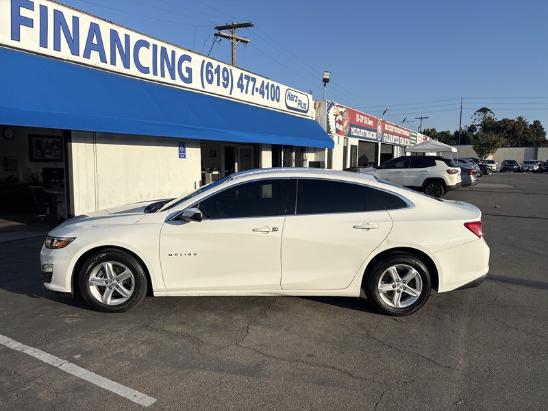 2020 Chevrolet Malibu LS photo 2