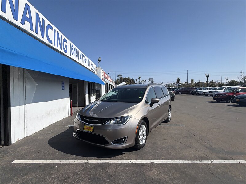 2017 Chrysler Pacifica Touring Plus  